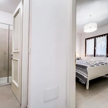 Apartman Grecale House